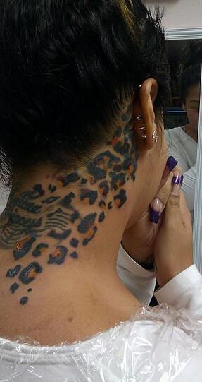 Über Geschmack lässt sich bekanntlich streiten... Die witzigsten Horror-Tattoos in der Bilderstrecke.
