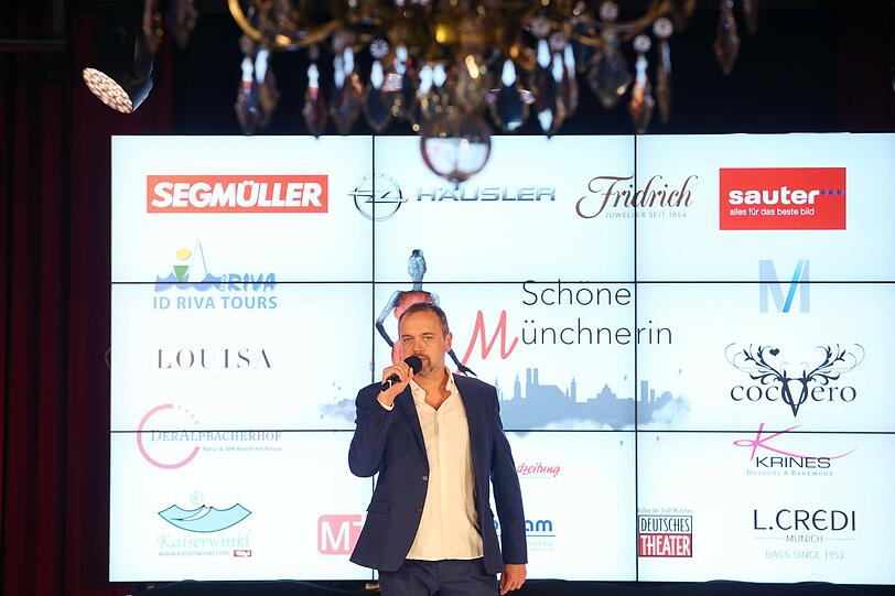 Der AZ-Modelcontest feiert Finale im Silbersaal des Deutschen Theaters. Am Ende war es Jeannie, die die Jury am meisten überzeugt hat. Die 23-Jährige ist die neue Schöne Münchnerin. Die Bilder des Galaabends zum Durchklicken.