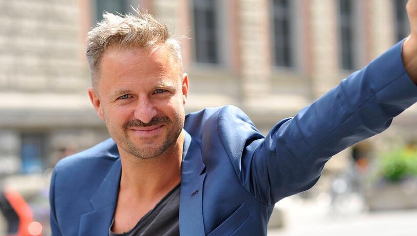 Der österreichische Schauspieler Philipp Hochmair war einer der Stars der beliebten schwarzhumorigen TV-Serie "Vorstadtweiber" (2015-2022).
