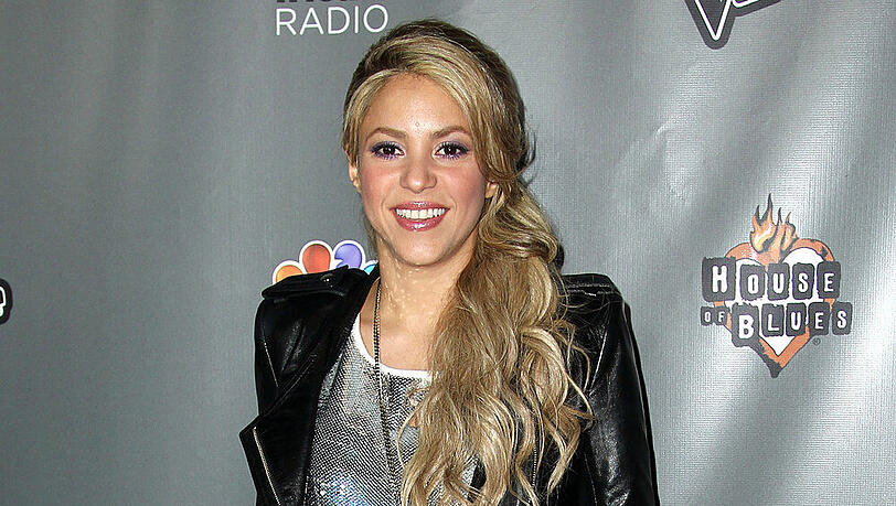 Shakira darf zukünftig nur noch mit Frauen kuscheln Shakira darf zukünftig nur noch mit Frauen kuscheln