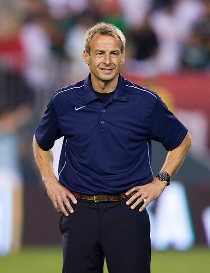 1:1 gegen Mexiko - Beim erstebn Spiel der US-Fußballnationalmannschaft mit Jürgen Klinsmann hüpfte der Coach am Spielfeldrand wie ein Flummi. Die Bilder.