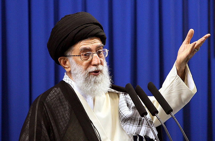 Ajatollah Ali Chamenei, hier 2009, hat zum Thema Inspektion militärischer Anlagen eine klare Meinung: "Dafür wird keine Erlaubnis erteilt".
