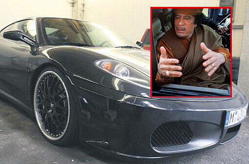 Aus dem Fuhrpark des Studenten: 2007 wird der schwarze Ferrari 430 von Gaddafi-Sohn Saif al&ndash;Arab sichergestellt. Der Auspuff röhrt wie ein Presslufthammer. Oben rechts: Der Papa. Libyens Diktator Muammar Gaddafi.