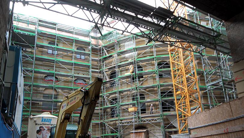 Baustelle, Lärm, Kosten: Das Sanierungs-Drama am Deutschen Theater Baustelle, Lärm, Kosten: Das Sanierungs-Drama am Deutschen Theater