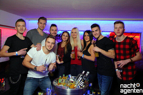 Die besten Party-Bilder vom Samstag. Hier im Neuraum.