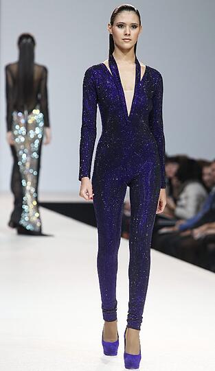 In Moskau findet vom 24. - 28. Oktober die Volvo Fashion Week statt. Schöne Frauen, schrille Outfits und jede Menge Glamour. Die Bilder von der Fahsion Week.