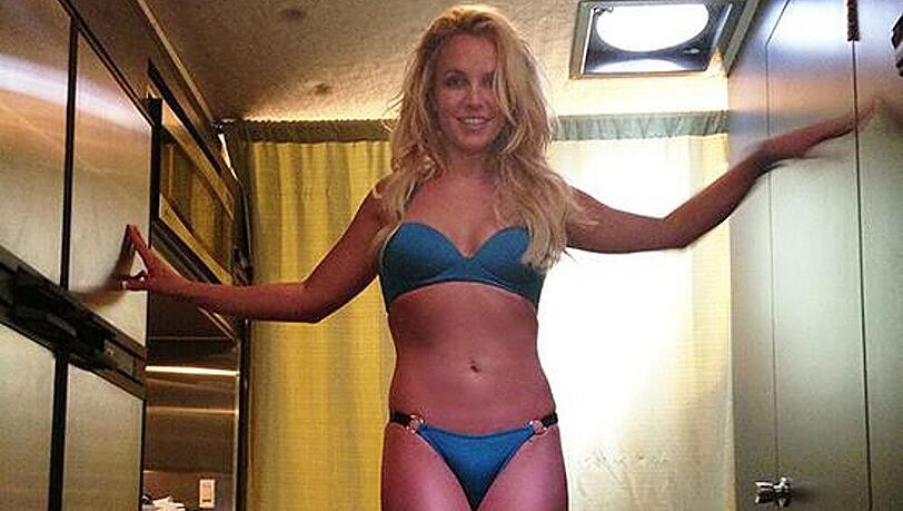 Kein Gramm zuviel auf den zierlichen Rippen: Britney Spears Kein Gramm zuviel auf den zierlichen Rippen: Britney Spears