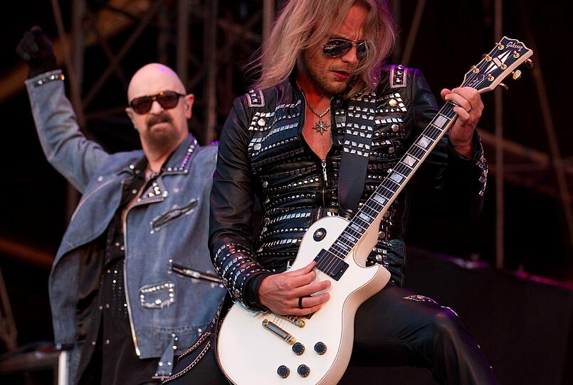 Wet T-Shirts, wilde Rocker, schräge Outfits: So verrückt war das Wacken-Festival 2011. Wir zeigen die besten Bilder. Einfach weiterklicken!