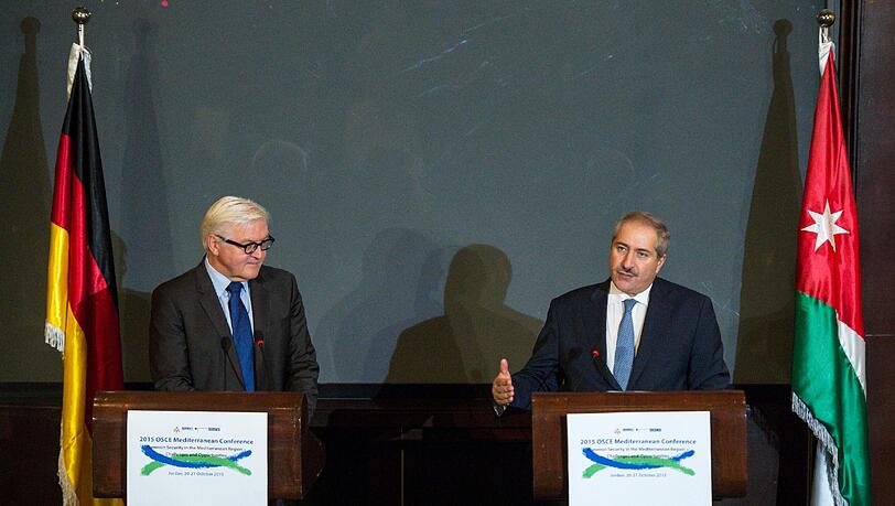Außenminister Steinmeier spricht in Teheran: Heute beendet er seine viertägigen Nahost-Reise mit einem Besuch in Jordanien. Außenminister Steinmeier spricht in Teheran: Heute beendet er seine viertägigen Nahost-Reise mit einem Besuch in Jordanien.