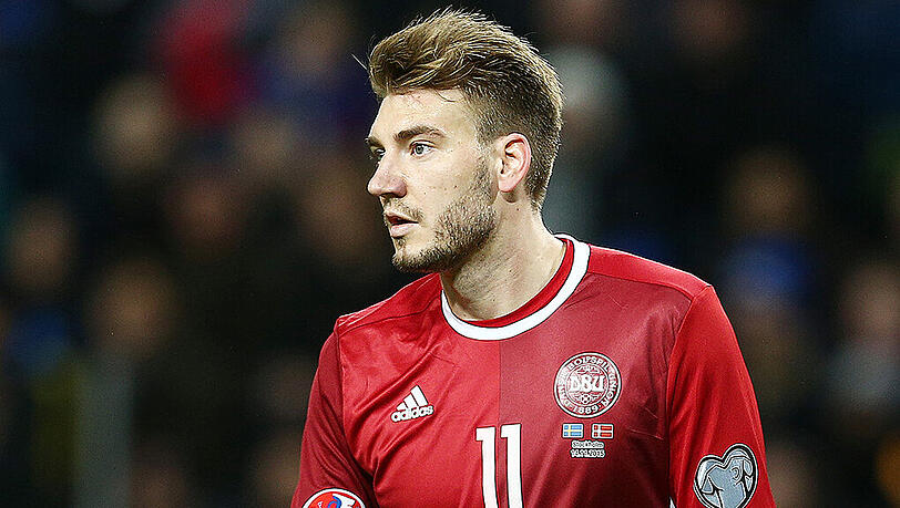 Nicklas Bendtner unternimmt einen neuen Anlauf, um seine Karriere zu retten. Nicklas Bendtner unternimmt einen neuen Anlauf, um seine Karriere zu retten.