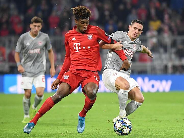 Kingsley Coman von München kämpft um den Ball. Foto: Matthias Balk/dpa