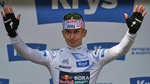 Florian Lipowitz fährt bei der Tour im Weißen Trikot des besten Jungprofis..