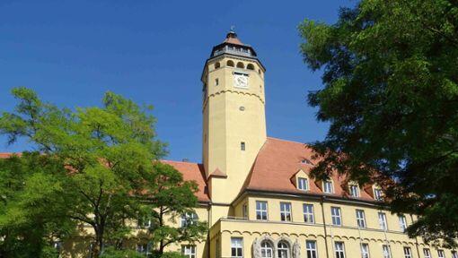 Der Turm des Oskar-von-Miller-Gymnasiums darf derzeit nicht betreten werden, er ist baufällig.	Foto: OvMG