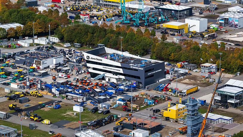 Blick auf die "bauma". Blick auf die "bauma".