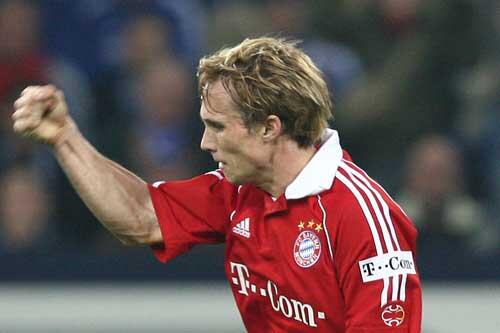 In der Hauptstadt trifft er auf alte Bayern-Bekannte: Trainer Markus Babbel, Christian Lell und ...