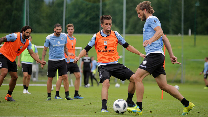 Nach Kaffee und Kuchen ging es am Dienstag direkt zur ersten Trainingseinheit in die Kaiserwinkl-Arena.