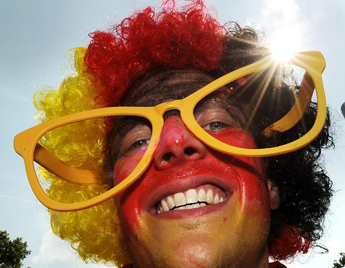 Für besonders groß-werdende Augen benötigt man die passende Brille. Ein unverzichtbares Accessoire.