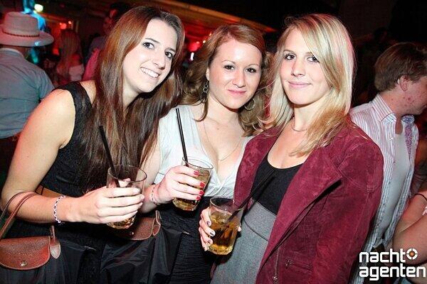 Der Wiesnmarathon am Freitag im neuraum: 16 Tage Wiesn, 16 Tage Party ist das Motto: 
Mehr Bilder gibt's auf www.nachtagenten.de