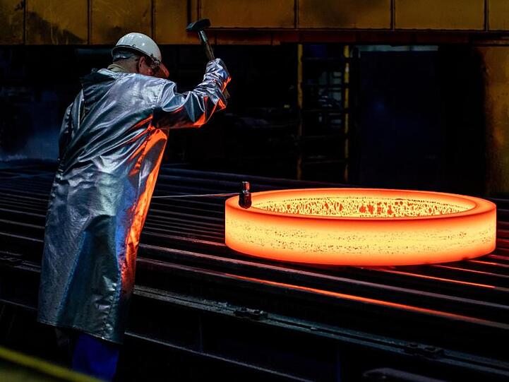 Nach der geplatzen Stahlfusion plant Thyssenkrupp die Streichung von 6000 Stellen, 4000 davon in Deutschland.