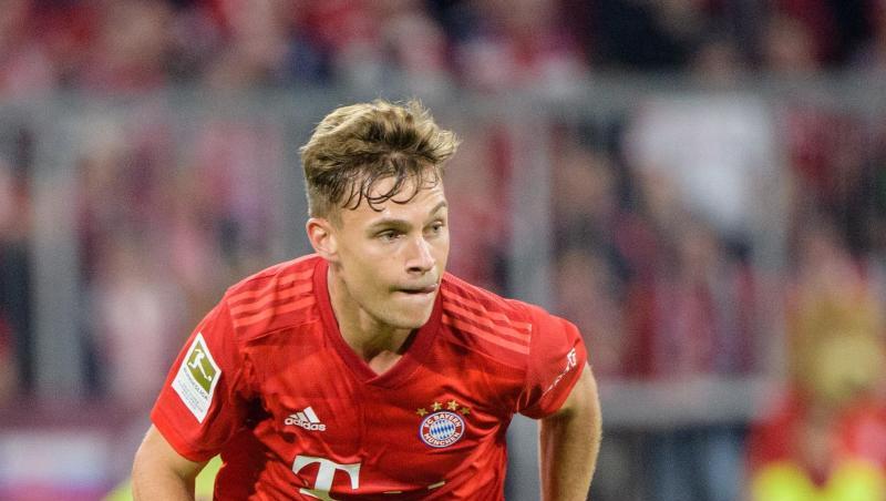 Joshua Kimmich vom FC Bayern München spielt den Ball. Foto: Matthias Balk/Archiv Joshua Kimmich vom FC Bayern München spielt den Ball. Foto: Matthias Balk/Archiv