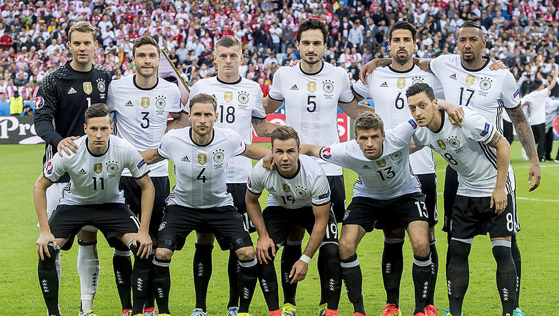 Für den Halbfinal-Einzug bekommt jeder DFB-Spieler 100.000 Euro. Für den Halbfinal-Einzug bekommt jeder DFB-Spieler 100.000 Euro.