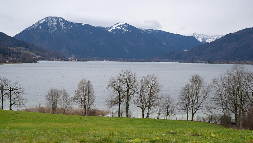 Der Tegernsee im Winter. Der Tegernsee im Winter.