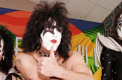 Sänger und Gitarrist Paul Stanley: Ob seine kleine Tochter auch mal eine Rockröhre wird?