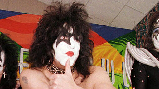 Sänger und Gitarrist Paul Stanley: Ob seine kleine Tochter auch mal eine Rockröhre wird? Sänger und Gitarrist Paul Stanley: Ob seine kleine Tochter auch mal eine Rockröhre wird?
