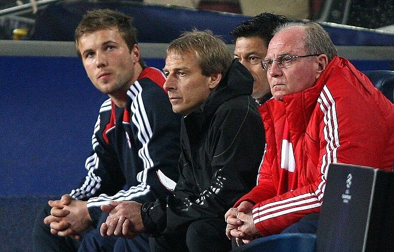 2009, Champions League, Viertelfinale; Barcelona - Bayern 4:0, 1:1: &bdquo;Hinrichtung in 45 Minuten&ldquo;, schreibt &bdquo;Bild&ldquo; nach dem Hinspiel. Klinsmanns Bayern sind total hilflos, gehen unter. Im Rückspiel besorgt Ribéry die Führung, Iniesta zerstört alle Hoffnungen. Klinsmann muss 2 Wochen später gehen.