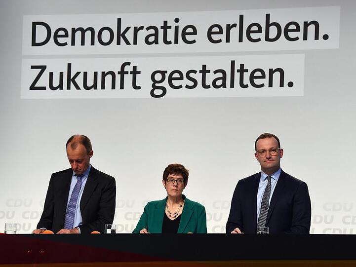 Friedrich Merz, Annegret Kramp-Karrenbauer und Jens Spahn bei der siebten von acht CDU-Regionalkonferenzen in Bremen.