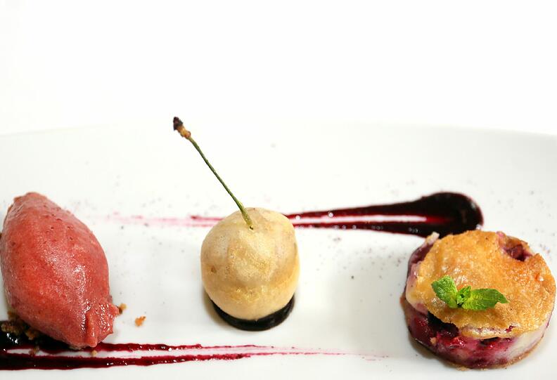 5. Gang: Dreierlei von der Kirsche: Dreierlei von der Kirsche, Sorbet &ndash; Foccacia &ndash; Tempura