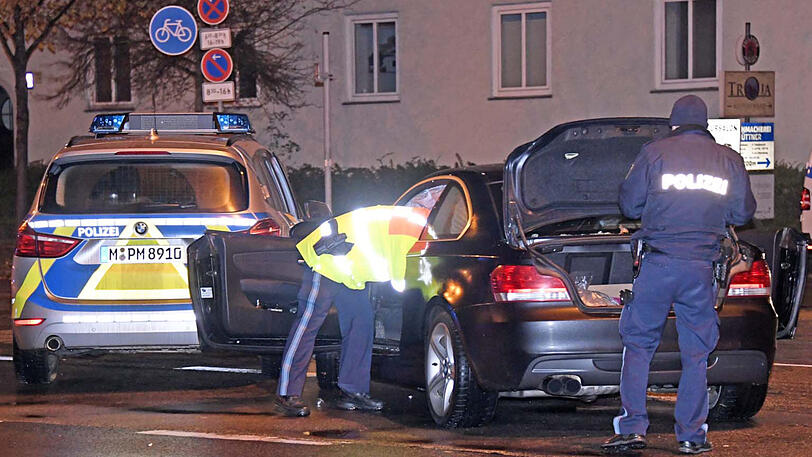 Der Unfallwagen in der Fürstenrieder Straße.