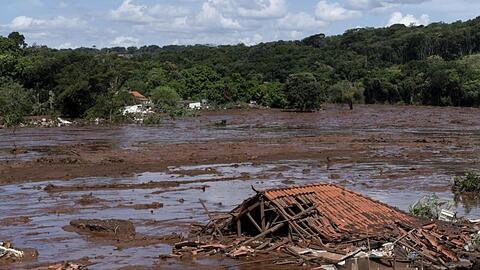 Fast drei Jahre nach dem verheerenden Dammbruch an einer Eisenerzmine im brasilianischen Brumadinho beginnt in München der Prozess. (Archivbild)