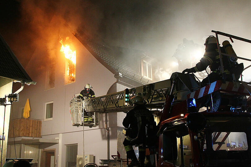 Bei einem Brand in Großheubach wurde ein neu renoviertes Fachwerkhaus zerstört.