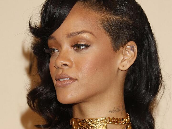Rihanna 2012 bei der Vorstellung ihres Duftes "Nude"