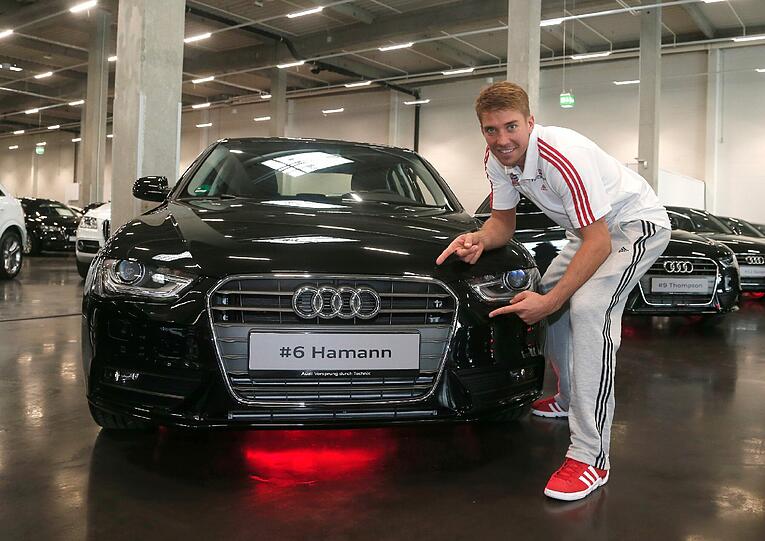 Am Montag erhielten die Spieler von Trainer Svetislav Pesic im Audi Gebrauchtwagen-Zentrum ihre neuen Dienstwagen.