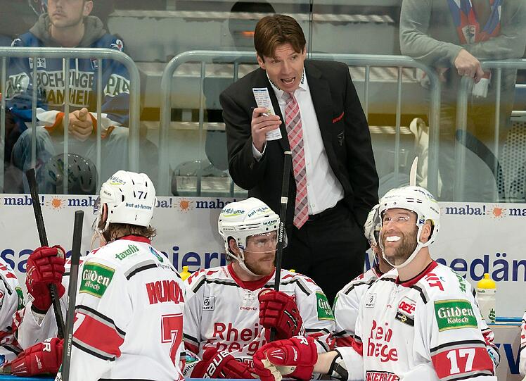 Uwe Krupp coacht seine Kölner Haie.