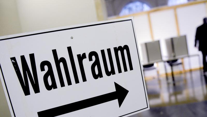 Das Schild "Wahlraum". Foto: Peter Steffen/dpa/Archivbild Das Schild "Wahlraum". Foto: Peter Steffen/dpa/Archivbild