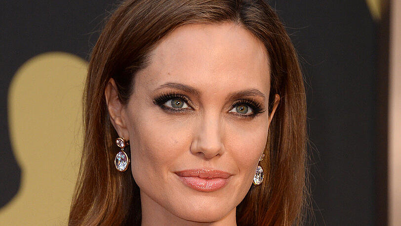 Angelina Jolie stand ihrer Mutter sehr nahe Angelina Jolie stand ihrer Mutter sehr nahe