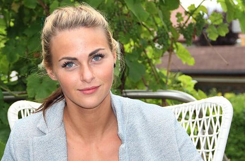 Julia, 23 Jahre.