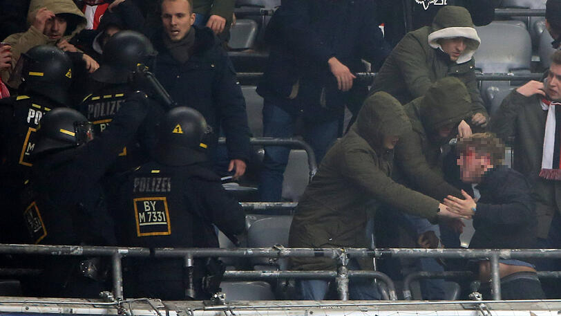 Hässliche Szenen in der Allianz Arena.