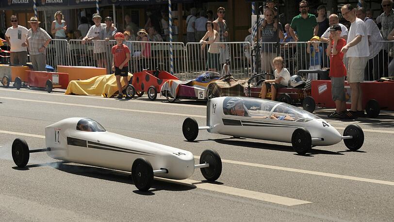 Am Gebsattelberg gingen sie mit ihren Wagen an den Start.