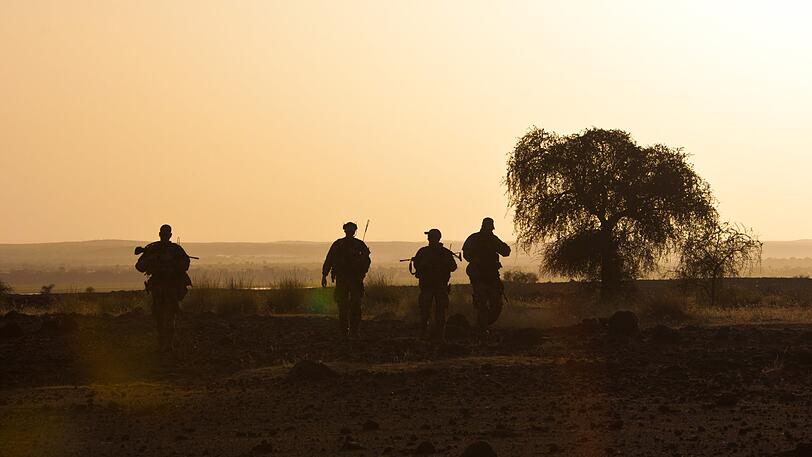 Soldaten der Objektschutzkompanie patrouillieren in der Nähe von Gao in Mali.