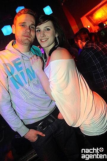 Und die Nachtgalerie verwandelte sich zur größten Studentenbude der Stadt. Da hieß es nochmal so richtig die Sau rauslassen, bevor das Semester wieder losgeht: Die "Semester Feier Starter". Alle Bilder von dieser Party auf www.nachtagenten.de