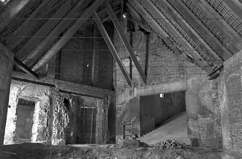 Die Gelbe Treppe nach dem Krieg: völlig zerstört.