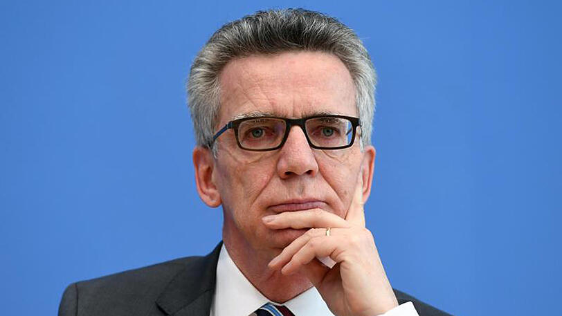 Innenminister Thomas de Maiziere plädiert für die Übernahme der Landesämter für Verfassungsschutz in das Bundesamt.