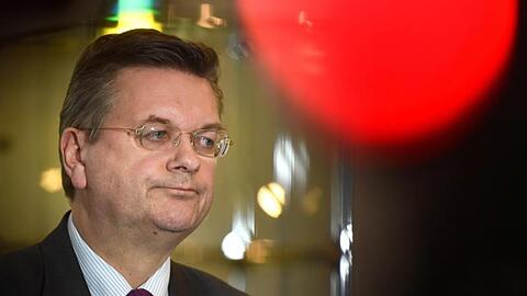Über die Vorwürfe gegen den zurückgetretenen Reinhard Grindel will die DFB-Ethikkomission beraten.