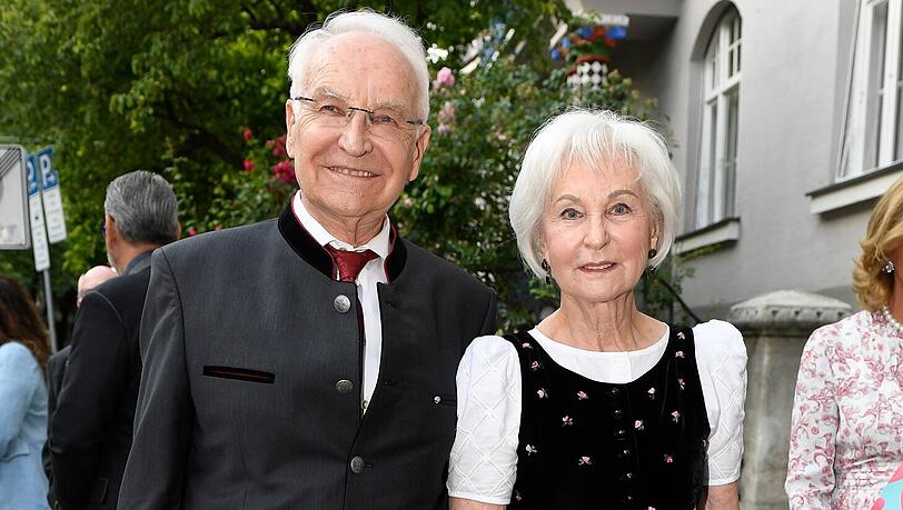 Ebenfalls unter den Gästen: Edmund Stoiber mit Frau Karin Ebenfalls unter den Gästen: Edmund Stoiber mit Frau Karin