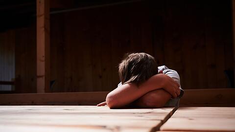 Gut ein Drittel (36,9 Prozent) der Befragten stimmte in einer Umfrage aus diesem Jahr der Aussage "Ein Klaps auf den Hintern hat noch keinem Kind geschadet" zu. (Symbolbild)