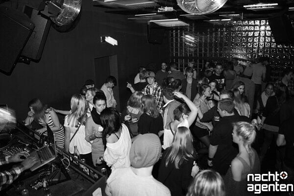 Hip Hop don't stop im Crux (Samstag, 12.11.2011). Noch mehr Fotos gibt es unter: www.nachtagenten.de.